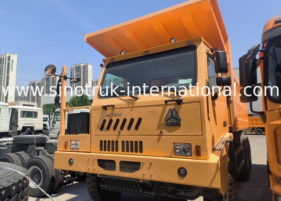 Sinotruk Howo Madencilik Çekmeci Çöp Kamyonu 90 Ton 6 × 4 Yüksek Güçlü Çelik Kargo Vücudu