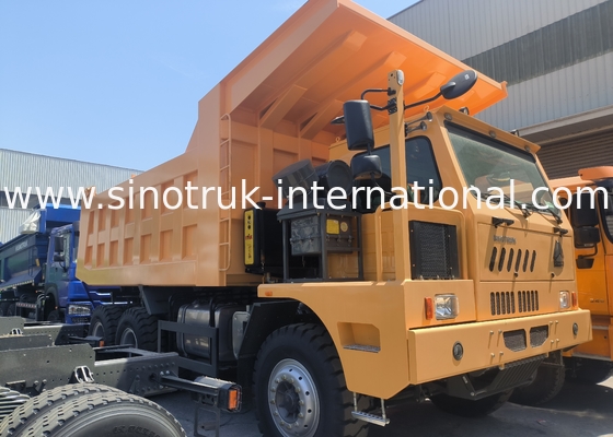 Sinotruk Howo Madencilik Çekmeci Çöp Kamyonu 90 Ton 6 × 4 Yüksek Güçlü Çelik Kargo Vücudu