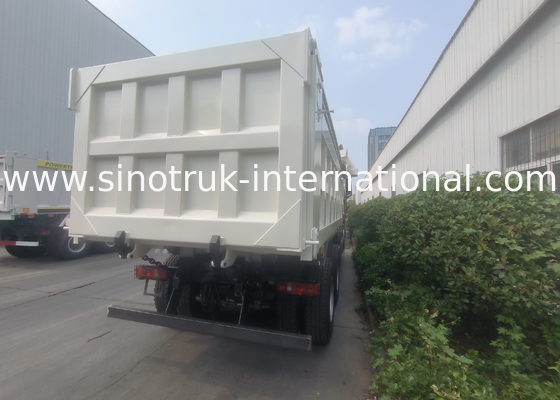 Sinotruk Tipper Dump Truck yepyeni 6 × 4 Nx 20CBM Beyaz Otomatik Tarpaulin