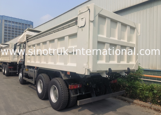 Sinotruk Tipper Dump Truck yepyeni 6 × 4 Nx 20CBM Beyaz Otomatik Tarpaulin