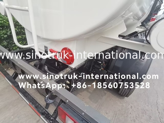 SINOTRUK HOWO 4X2 Nakliye Petrol Tankı Kamyonu SINOTRUK HOWO 5-6CBM