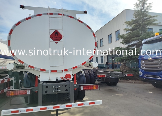 SINOTRUK HOWO Kırmızı 380HP 8×4 12 Tekerlekli Yüksek Kapasiteli Petrol Tankı Kamyonu