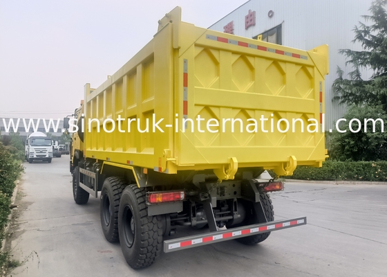 Sinotruk Howo Tipper Dump Truck 6 × 6 Tüm Tekerlekli Sürüş 14.00R20 Tek Lastik 380HP