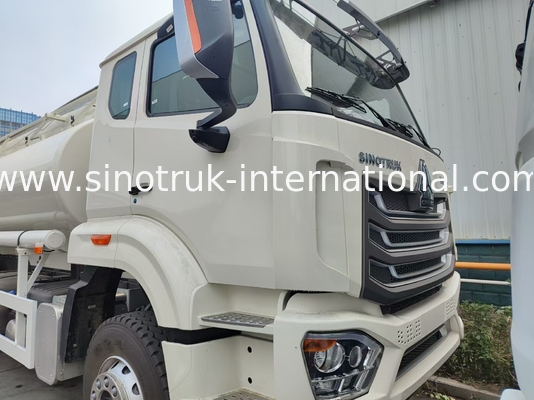 HOWO 25CBM 6*4 Petrol Tankı Kamyonu 380HP Güçlü At Gücü Beyaz
