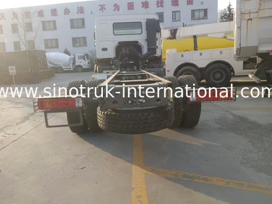 SINOTRUK HOWO Kargo Kamyon Şasi 16-20 Ton 4X2 LHD 300HP