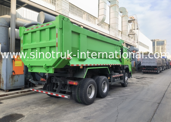 Sinotruk Howo Tipper Dump Truck 380Hp 6 × 4 U Şekli Kargo Vücudu Yeşil Renk