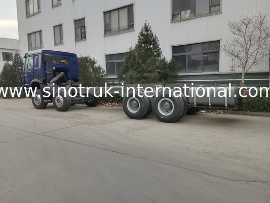 SINOTRUK HOWO Petrol Tanklı Kamyon Şasi 400HP 8X4 LHD 50 Ton 40CBM