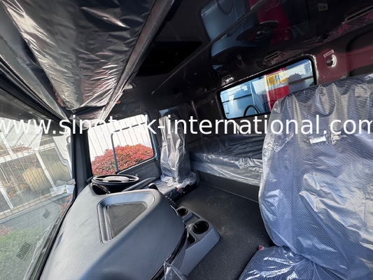 SINOTRUK HOWO Kamyon Şasi SINOTRUK Motoru371HP 6 × 4 RHD Uyarı Işığıyla Kullanılır Çöp Kamyonu Kargo Kamyonu Su Kamyonu