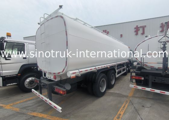 400 HP motor çıkışı Petrol taşıma kamyonu Güvenli yağ teslimatı için mükemmel çözüm