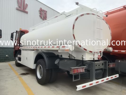 SINOTRUK Oil Transport Hohan Truck With Manhole Cover and Breath Valve 10000L Volume