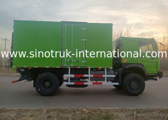 SINOTRUK 4X4 LHD Sürüş Tipi, 5000*2300*2300 mm Kargo Tankı ve Ağır Yük Taşıma için 16 tonlık Arka Aks Kapasitesiyle Ağır Görevli Kamyon
