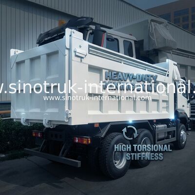 Sinotruk Tipper Dump Truck yepyeni 6 × 4 Nx 20CBM Beyaz Otomatik Tarpaulin