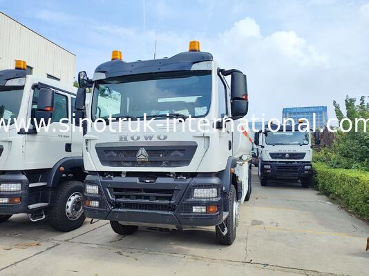Beyaz HOWO TX 6×4 Yakıt Taşıma Kamyonu 336HP 25CBM Yakıt Tankı, Sabit Taşıma Performansı