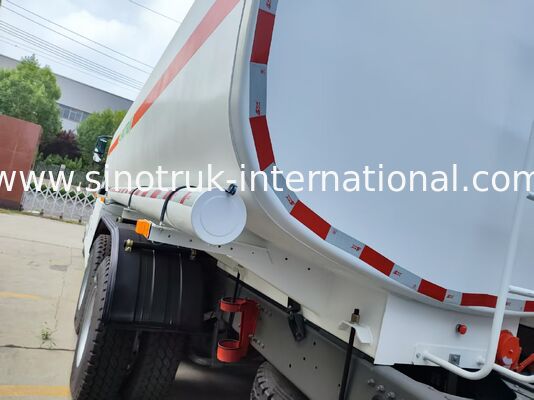 Beyaz HOWO TX 6×4 Yakıt Taşıma Kamyonu 336HP 25CBM Yakıt Tankı, Sabit Taşıma Performansı