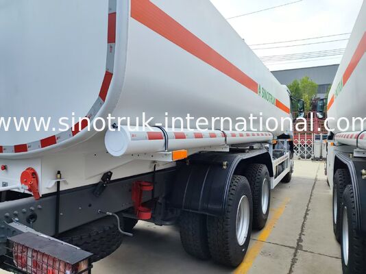 Beyaz HOWO TX 6×4 Yakıt Taşıma Kamyonu 336HP 25CBM Yakıt Tankı, Sabit Taşıma Performansı