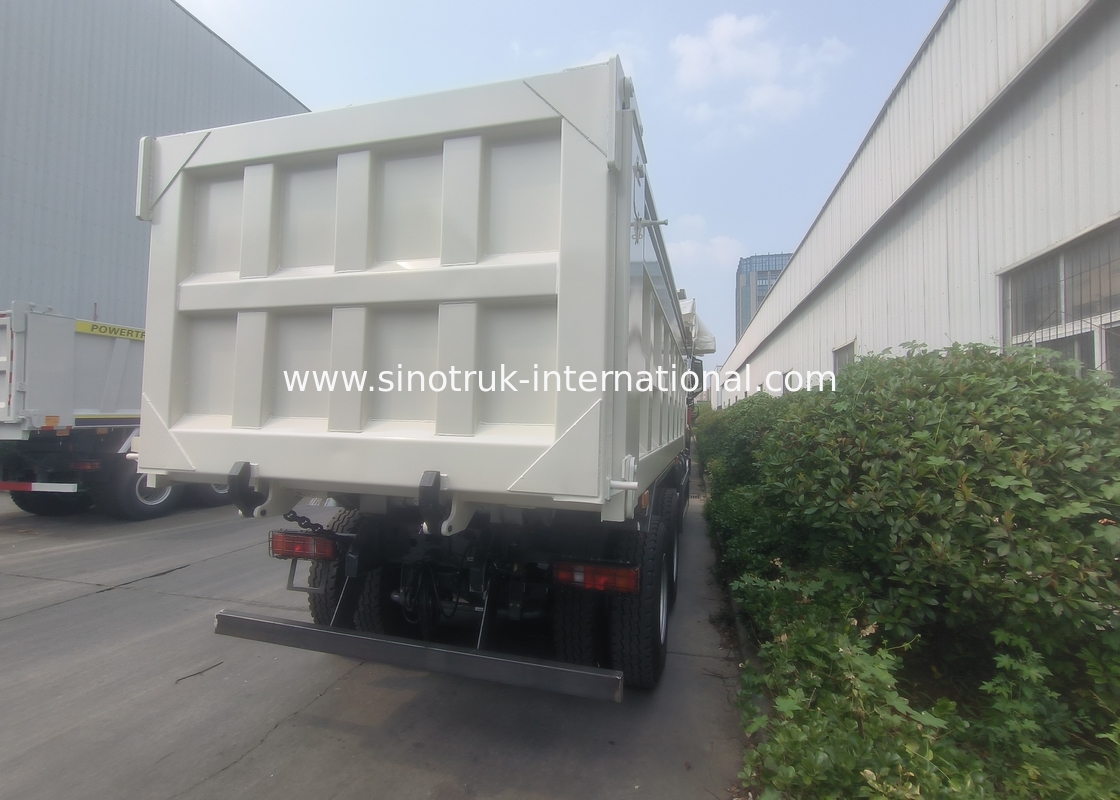 Sinotruk Tipper Dump Truck yepyeni 6 × 4 Nx 20CBM Beyaz Otomatik Tarpaulin