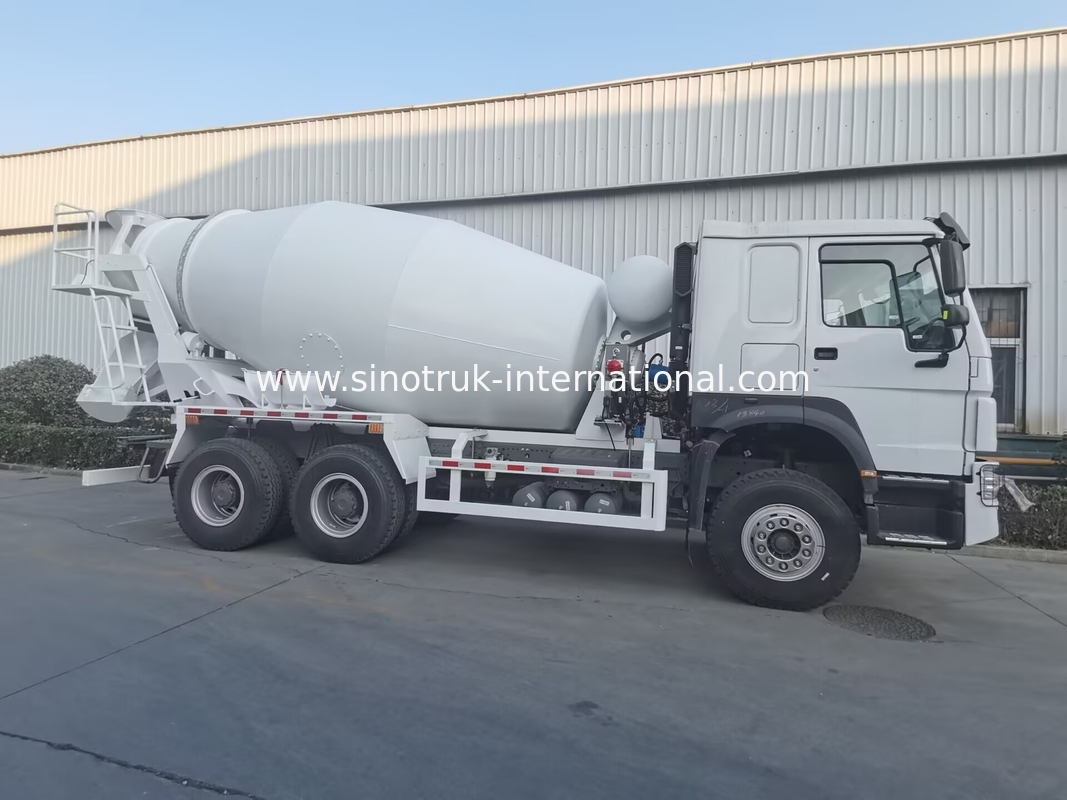 Sinotruk Howo Beton Karıştırma Kamyonu 380HP 6-10CBM 6 X 4 Euro 2 Karıştırma Tesisi RHD