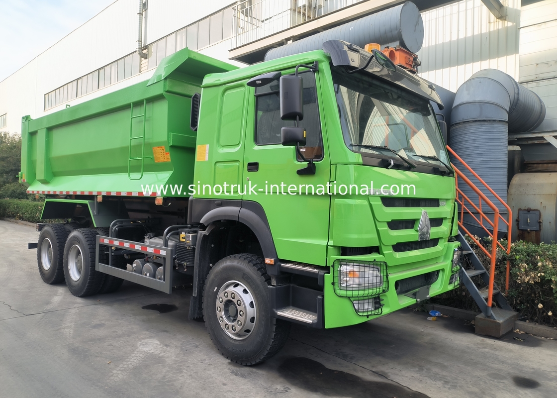 Sinotruk Howo Tipper Dump Truck 380Hp 6 × 4 U Şekli Kargo Vücudu Yeşil Renk