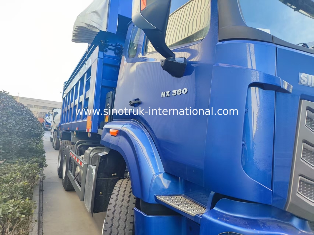 Güçlü çok yönlü HOWO 6x4 380HP Mavi Çöp Kamyonu 20CBM kare kargo kutusu ve su geçirmez tarp Flip Cove