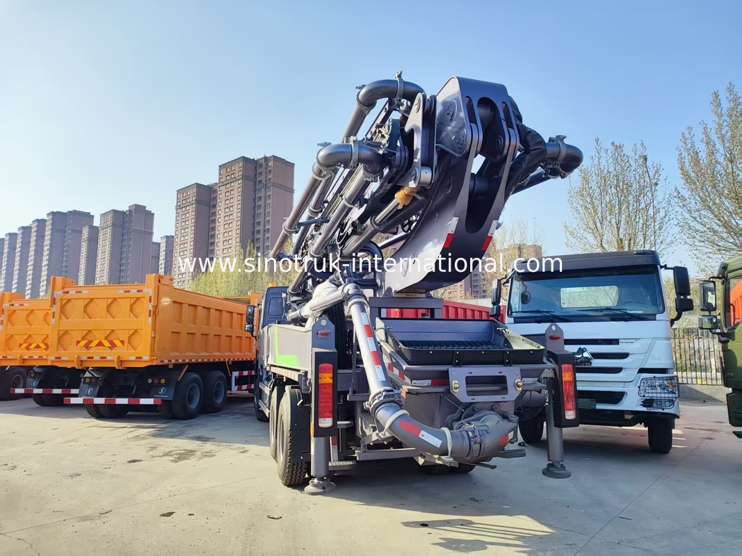 HOWO 380HP Akıllı Pompa Kamyonları 52m Boom 6x4 Vertikal dökme için eşsiz çekiş