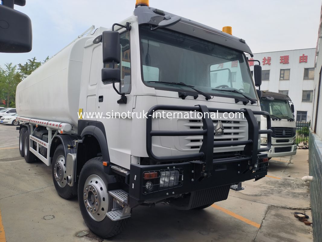 400 HP motor çıkışı Petrol taşıma kamyonu Güvenli yağ teslimatı için mükemmel çözüm