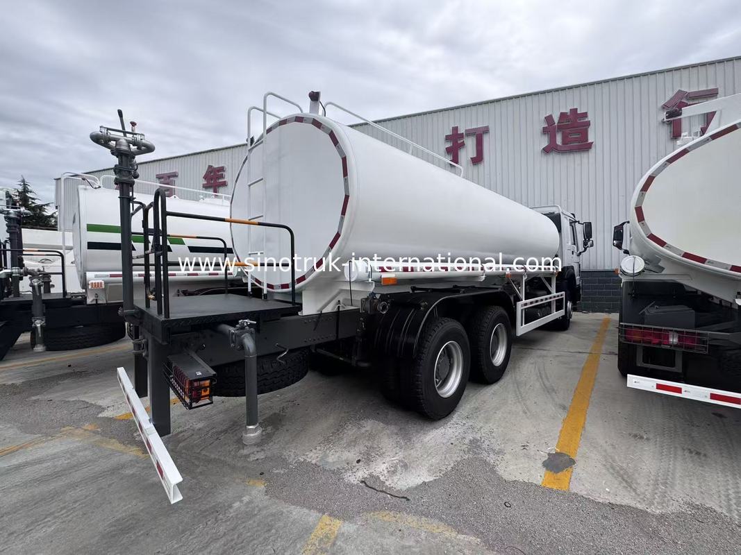 Sinotruk HOWO 6x4 Water Tank Truck With High Pressure Flush Function High efficiency