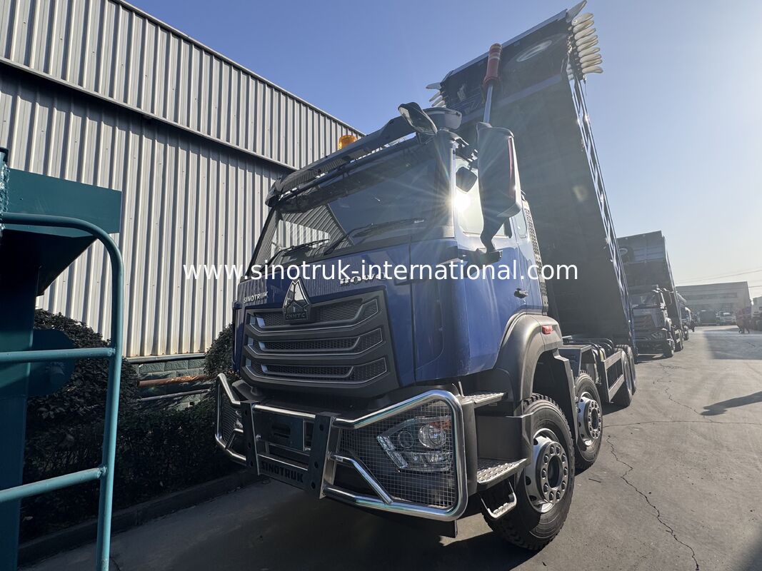 Sinotruk HOHAN Yeni HOWO 8X4 Damperli Kamyon 371hp H77L Kabin Mavi Elektrikli Tente RHD