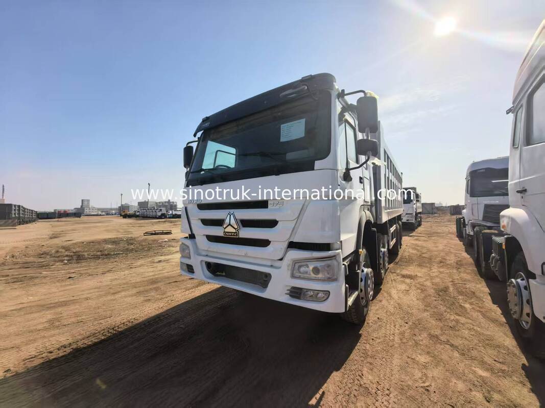 375 at gücü 40-50 ton yük kapasitesi ve 7300 mm kargo kutusu uzunluğu ile tipper dump kamyonu