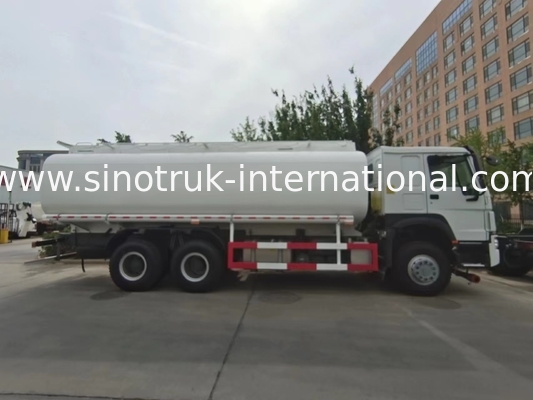 HOWO 6 × 4 10 Tekerlekli Yağ Tankı Kamyonu 400HP 20CBM Taşıma İçin