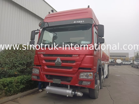 SINOTRUK HOWO Kırmızı Petrol Tank Kamyonu 400HP 8×4 12 Tekerlek Yüksek Kapasite